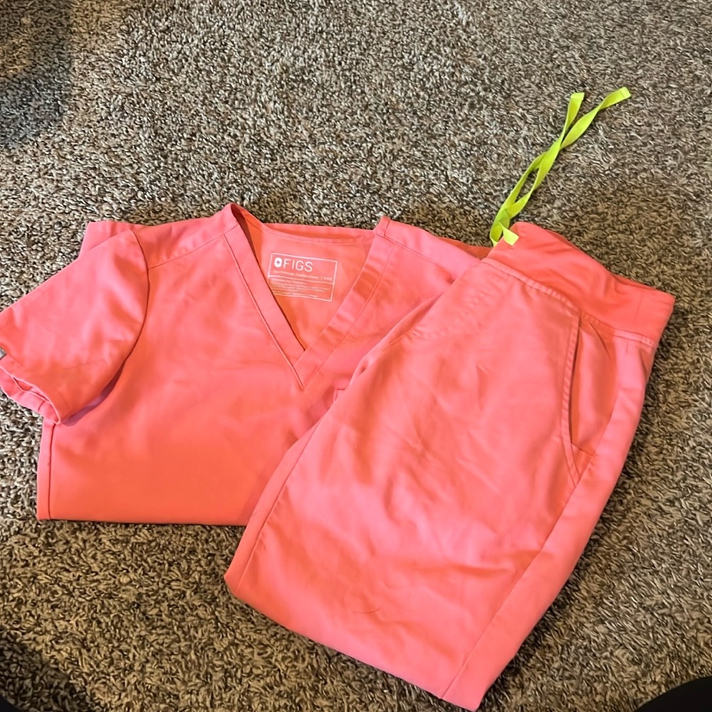 Hot Coral Figs Set